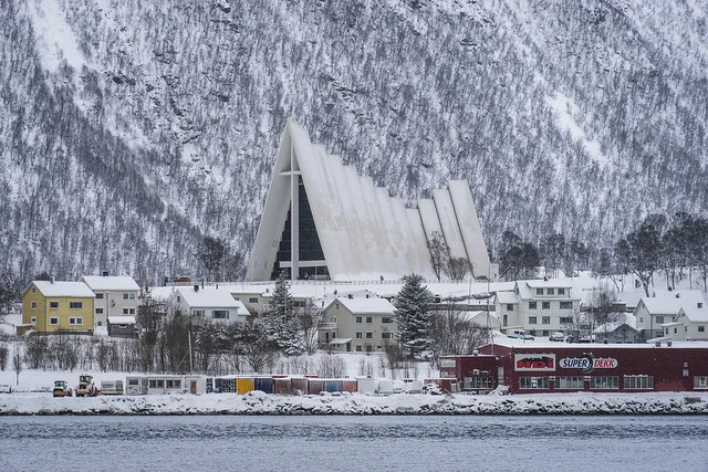 Catedral Ártica (Iglesia de Tromsdalen)