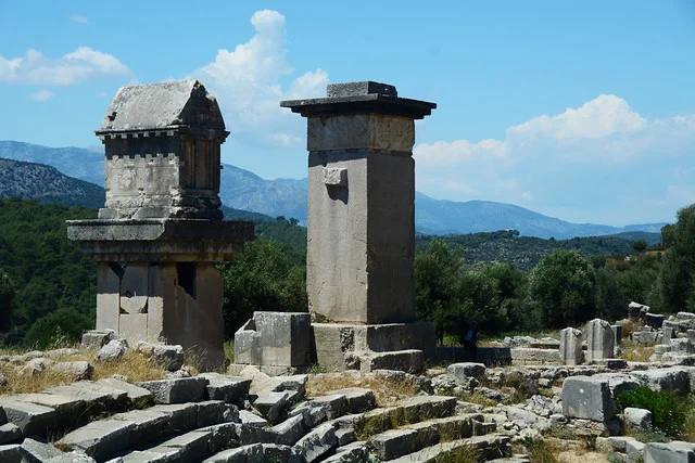 Sarcófagos de piedra licios de Fethiye