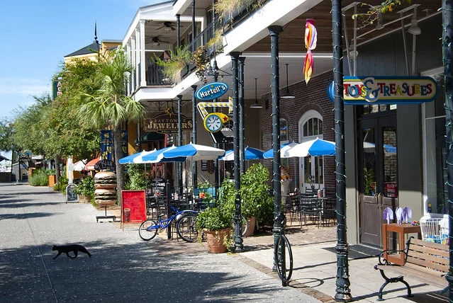 Pueblo de Baytowne Wharf