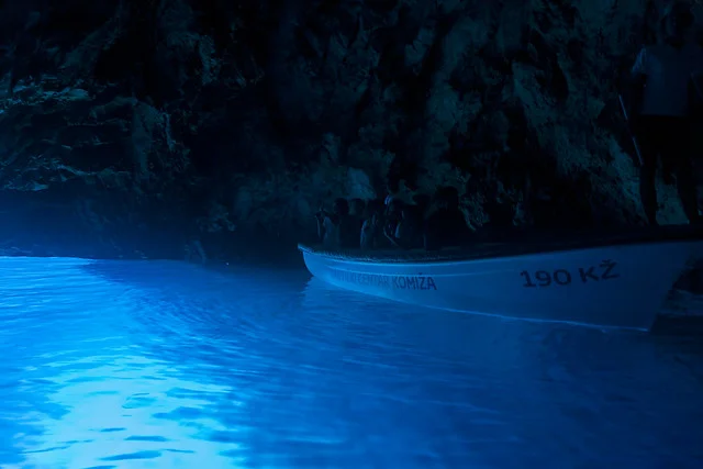 Gruta Azul de Bisevo (Modra Spilja)