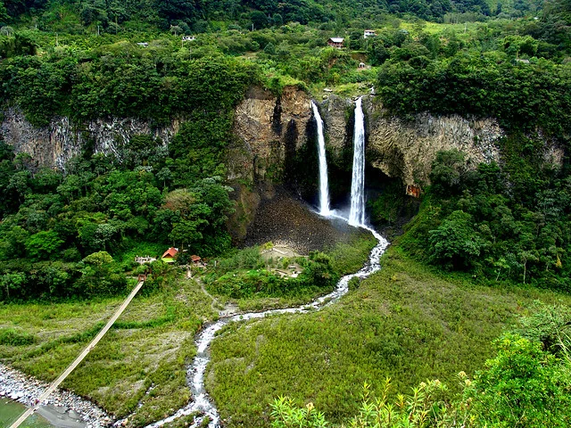 Cascada Manto de la Novia