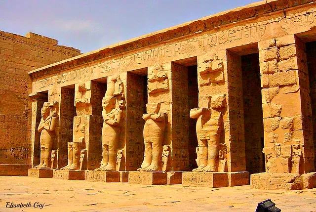 Ramesseum (Templo funerario de Ramsés II)