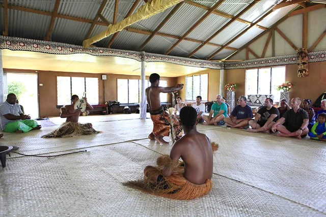 Pueblo del río Navua y ceremonia del kava