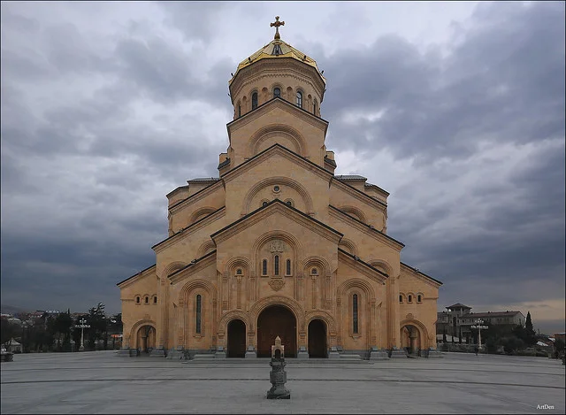 Catedral de la Santísima Trinidad de Tbilisi (Tsminda Sameba)