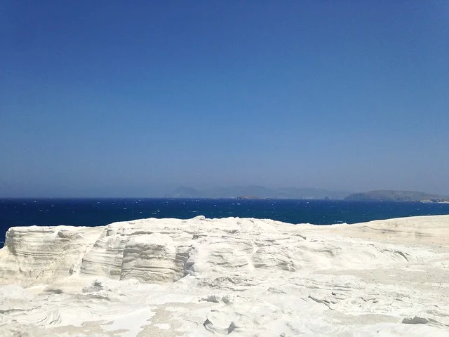 Playa Sarakiniko