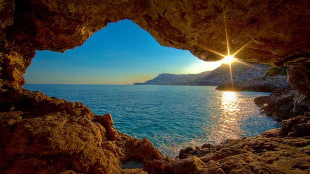 Cueva del Lago