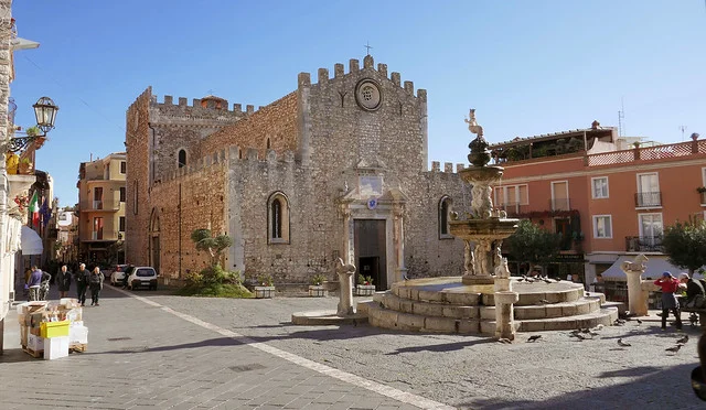 Plaza del Duomo de Taormina