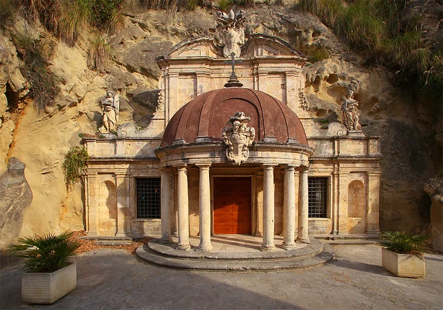 Tempietto de San Emidio en las Grutas