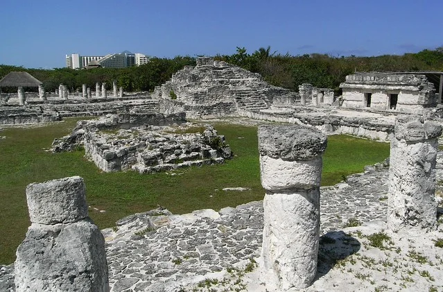 Zona Arqueológica El Rey