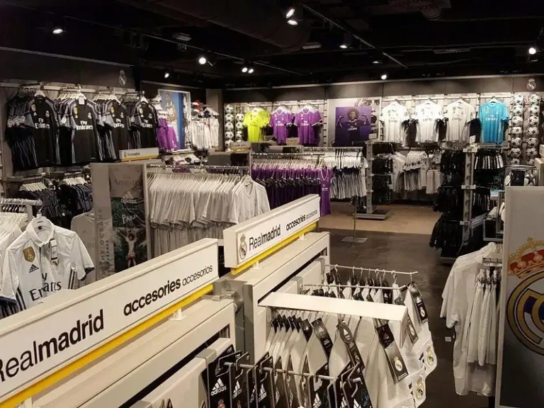Tienda Oficial del Real Madrid en el Estadio Santiago Bernabéu