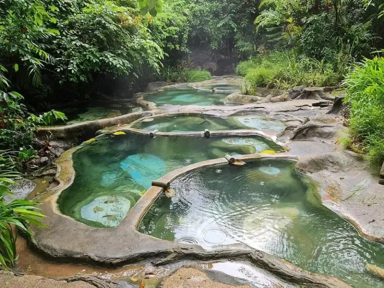Balneario y Fuente Termal Wareerak