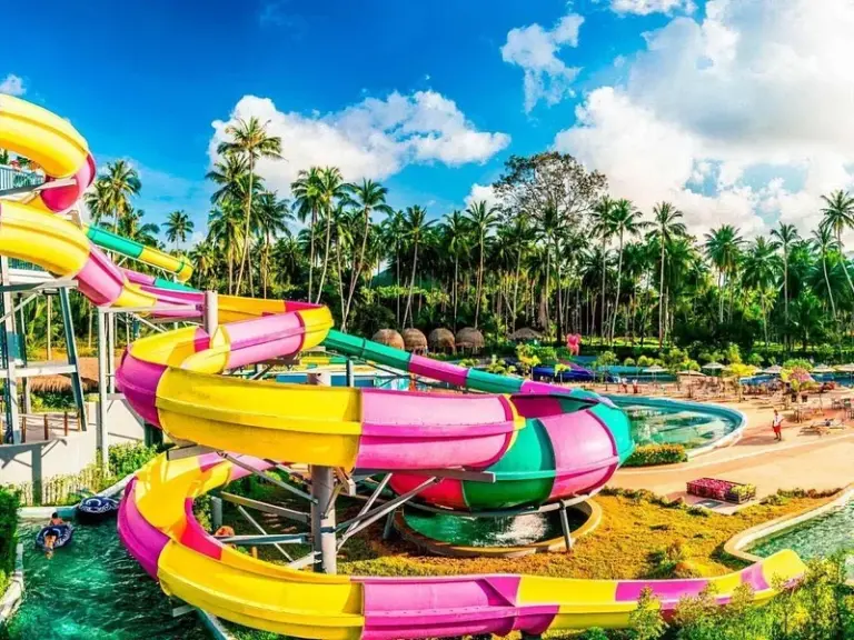 Parque Acuático Samui Elefante Rosa