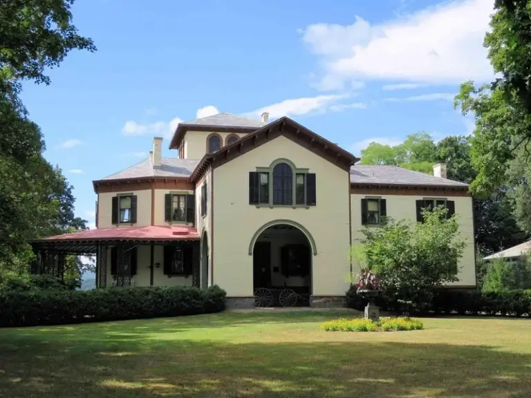 Finca Locust Grove
