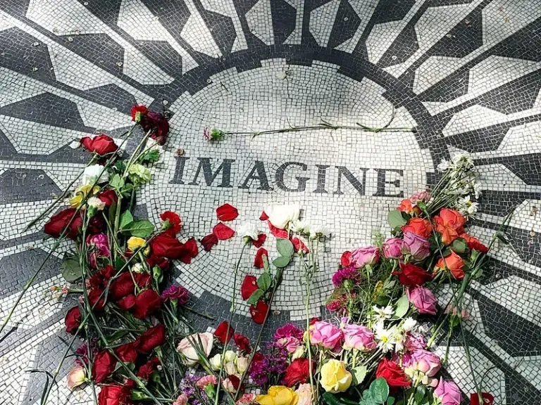 Campos de Fresas (Memorial a John Lennon)