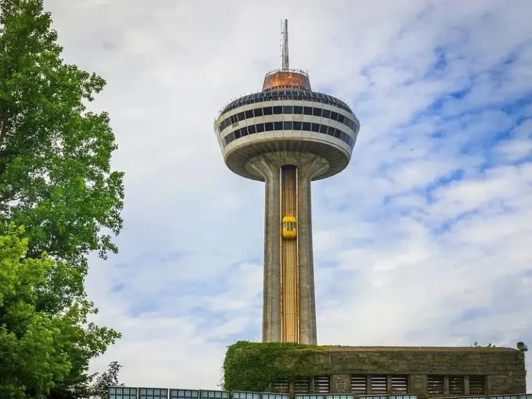 Torre Skylon