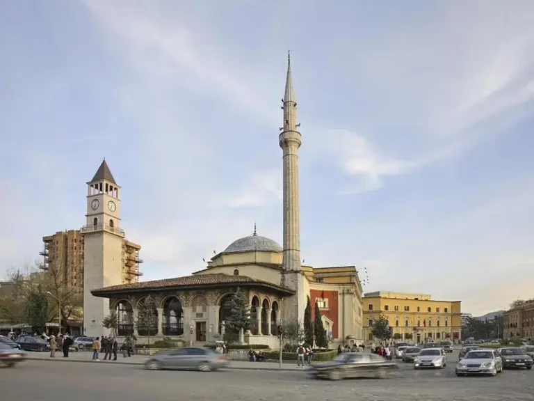 Torre del Reloj de Tirana (Kulla e Sahatit)