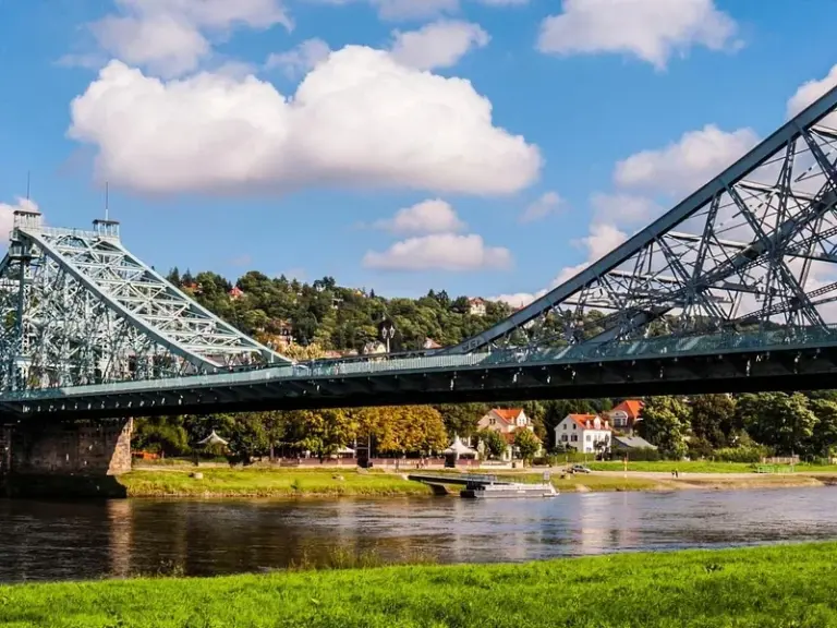 Puente de Loschwitz