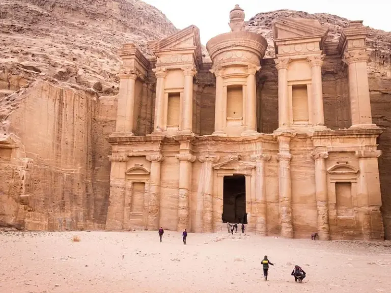 Monasterio (Ad Deir)