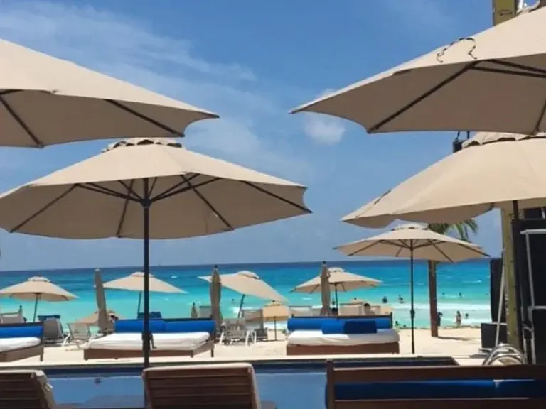 Club de Playa Mandala